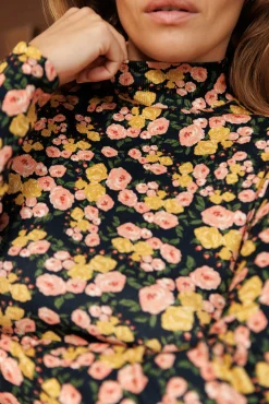 Top col montant Baiser délicat