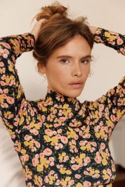 Top col montant Baiser délicat