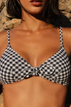 Triangle Lointain rivage